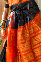 Kavya (black / orange)