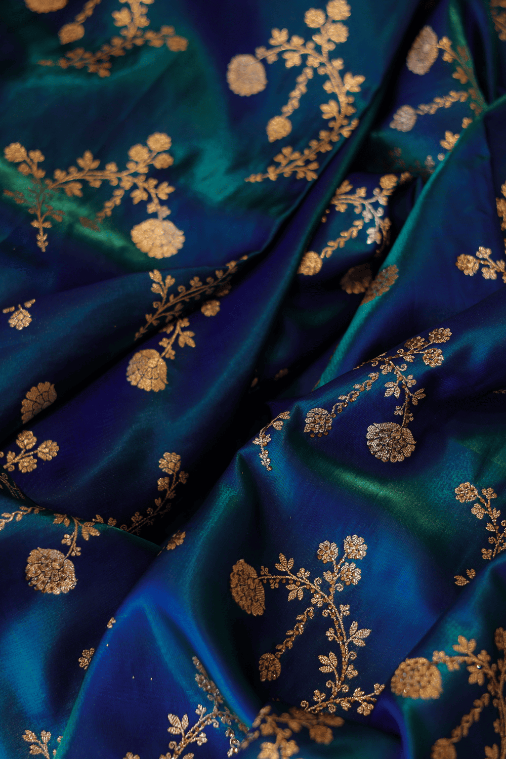 Sapphire Splendor (Pure Banarasi Silk)