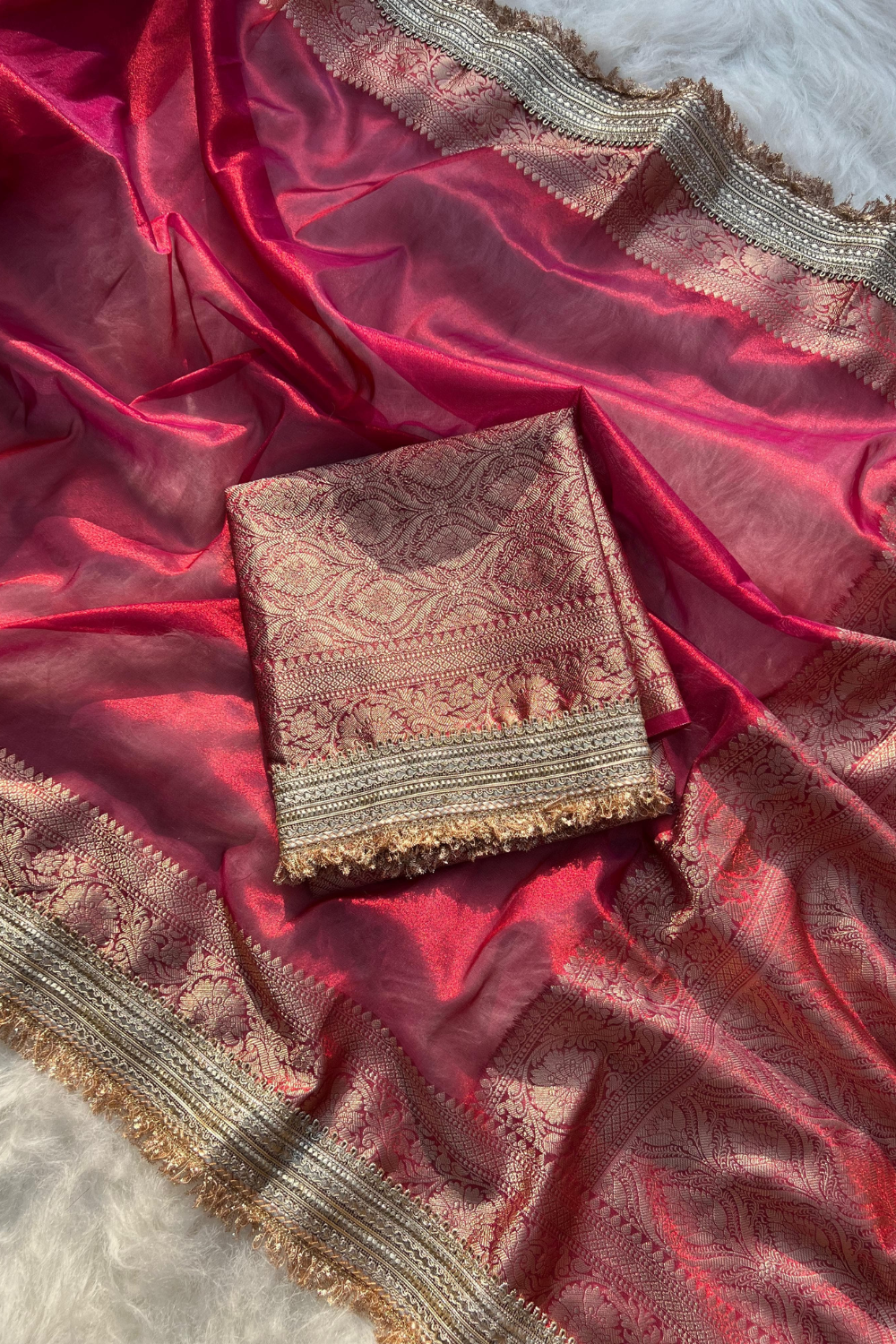 Gulabi Nazaqat