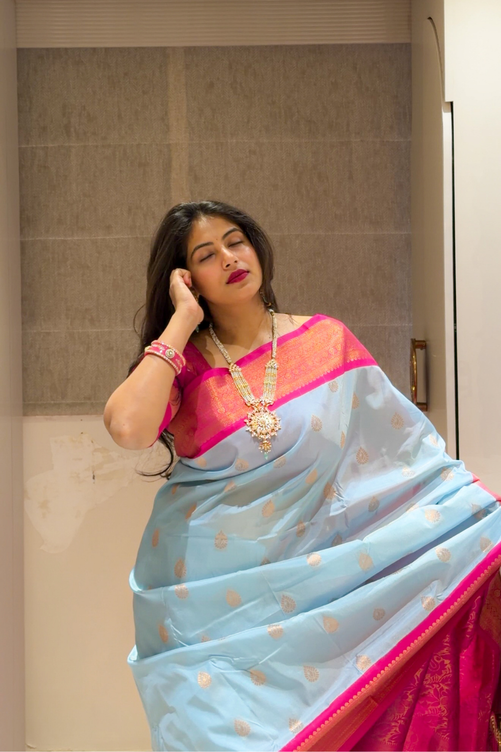 Neelmayura